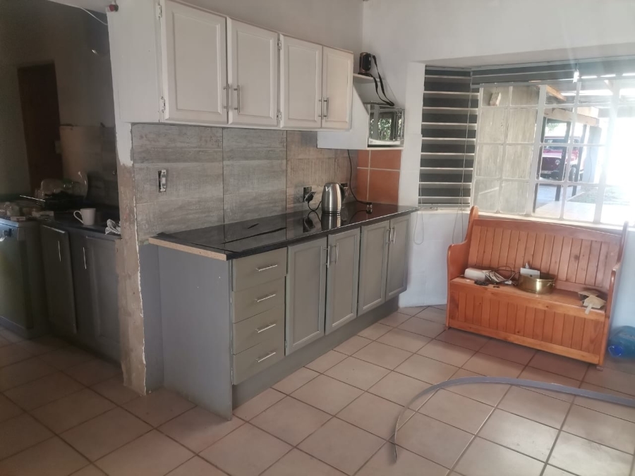 5 Bedroom Property for Sale in Deneysville Free State